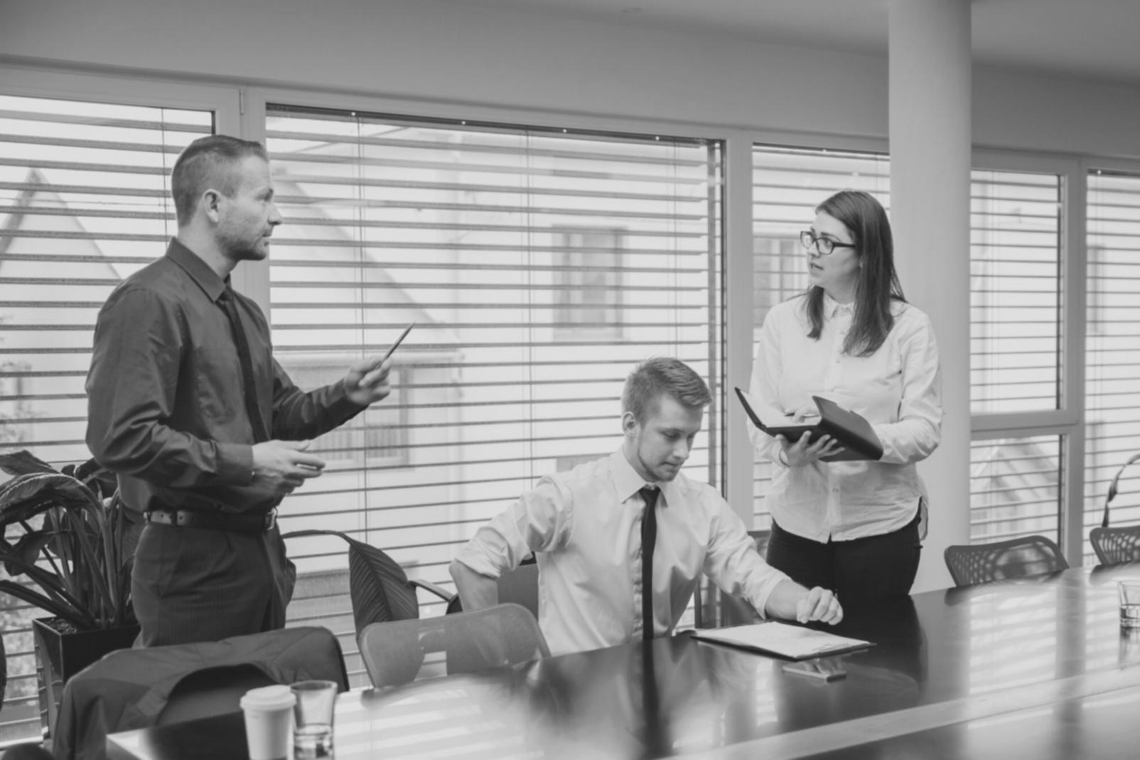 Session de planification stratégique au bureau neriqalite